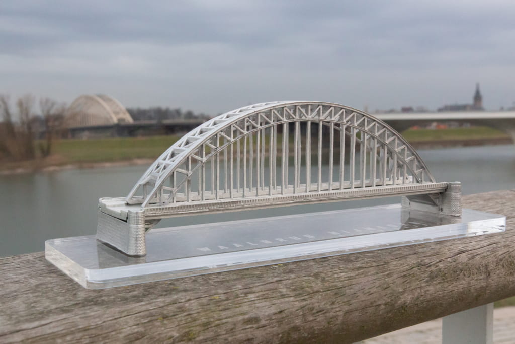 Tinnen Waalbrug Nijmegen Miniatuur